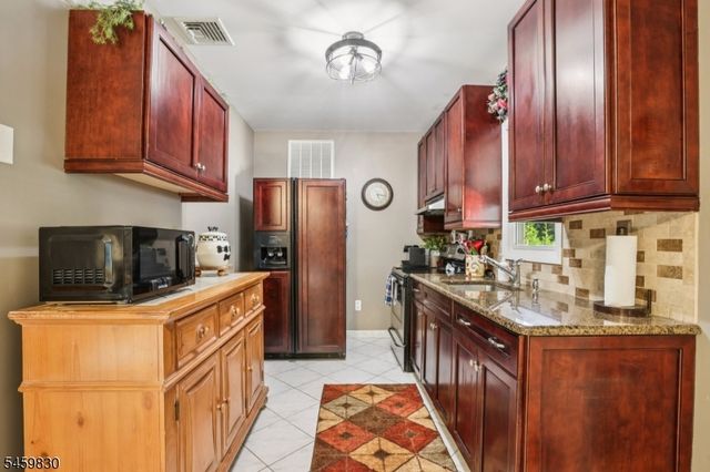 3 Skurla Ln, Hanover Twp., NJ 07981