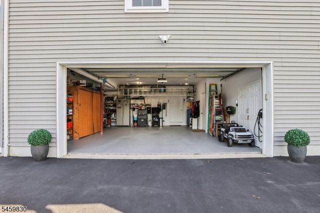 3 Skurla Ln, Hanover Twp., NJ 07981