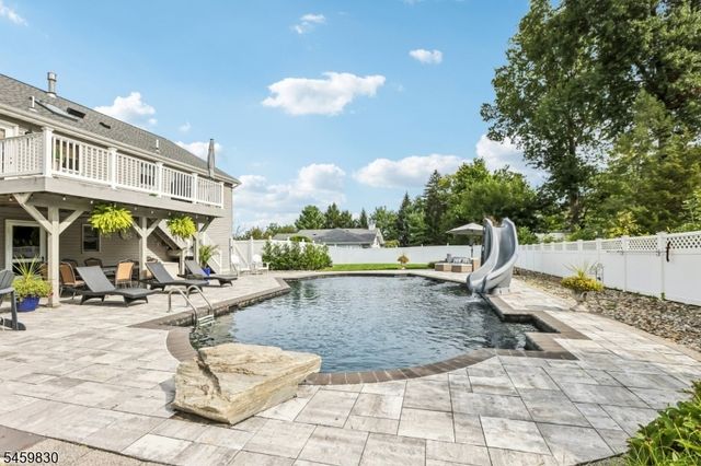3 Skurla Ln, Hanover Twp., NJ 07981