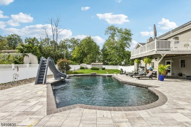 3 Skurla Ln, Hanover Twp., NJ 07981
