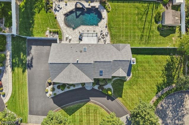 3 Skurla Ln, Hanover Twp., NJ 07981