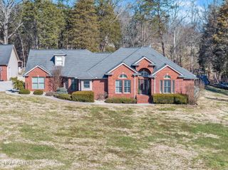 107 Brushy Valley Rd, Clinton, TN 37716