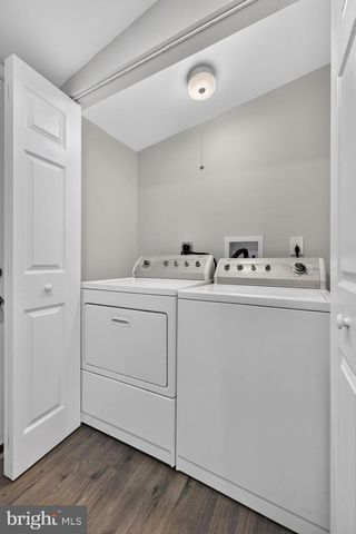 27 S MARKET ST, Gibbstown, NJ 08027