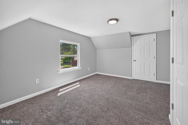 27 S MARKET ST, Gibbstown, NJ 08027