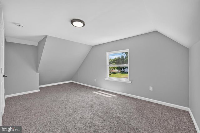 27 S MARKET ST, Gibbstown, NJ 08027