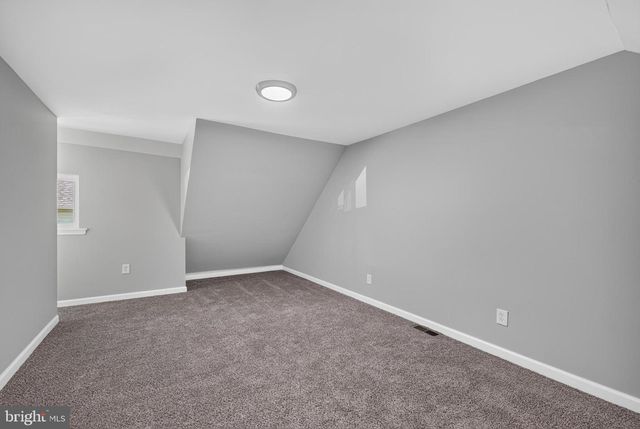 27 S MARKET ST, Gibbstown, NJ 08027