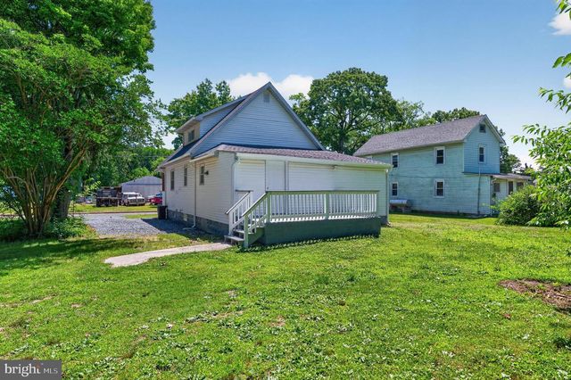 27 S MARKET ST, Gibbstown, NJ 08027