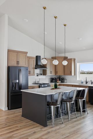 1555 72nd Avenue S, Fargo, ND 58104
