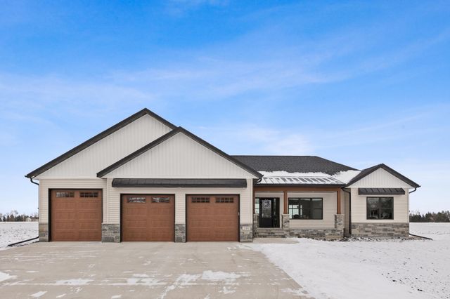 1555 72nd Avenue S, Fargo, ND 58104
