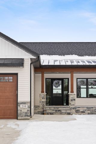 1555 72nd Avenue S, Fargo, ND 58104