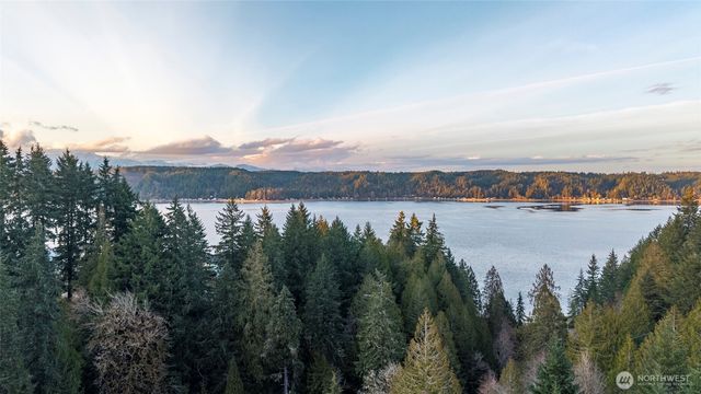 221 E Linda Vista Court, Union, WA 98592