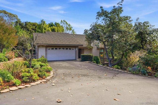 1571 Woody Hills Dr, El Cajon, CA 92019