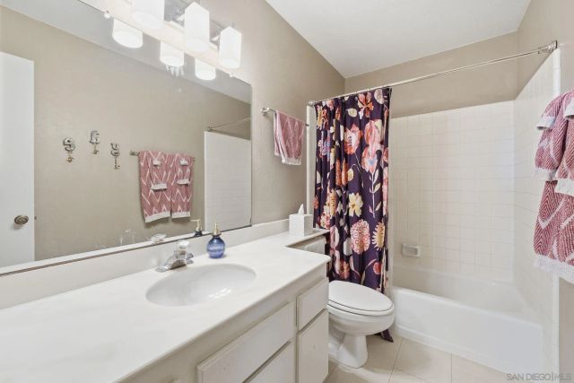 1571 Woody Hills Dr, El Cajon, CA 92019