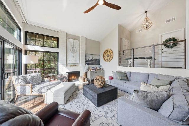 1571 Woody Hills Dr, El Cajon, CA 92019