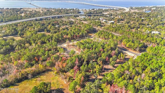 126 W Beach Boulevard, Pass Christian, MS 39571