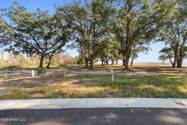 126 W Beach Boulevard, Pass Christian, MS 39571