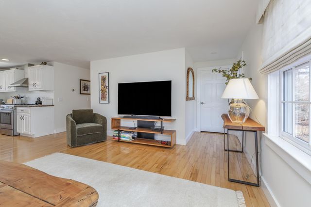 24 Moran Road, Hopkinton, NH 03229