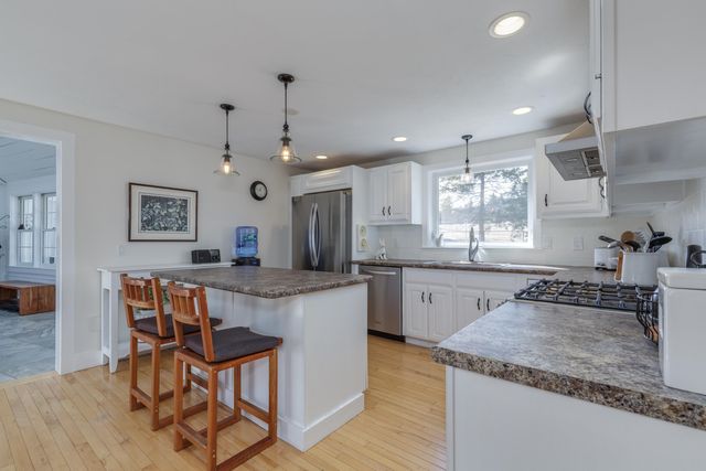 24 Moran Road, Hopkinton, NH 03229