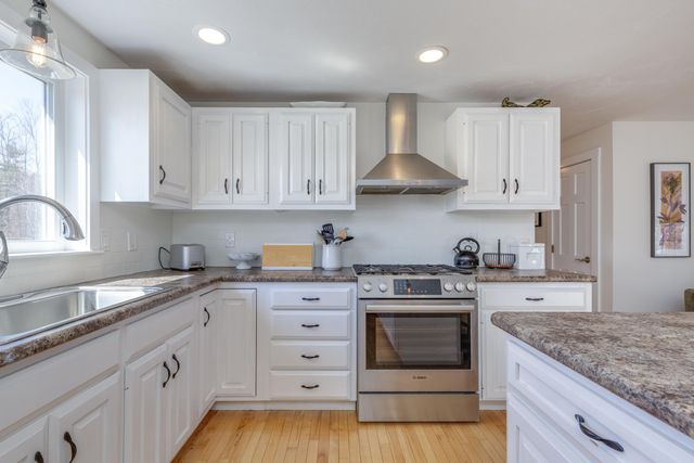 24 Moran Road, Hopkinton, NH 03229