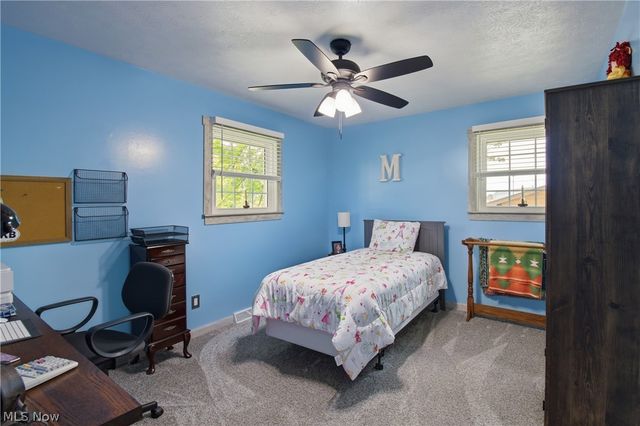 12097 Lisa Avenue NW, Hartville, OH 44632