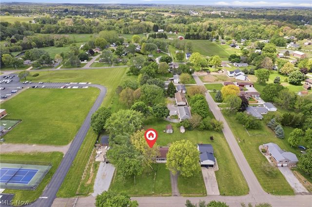 12097 Lisa Avenue NW, Hartville, OH 44632