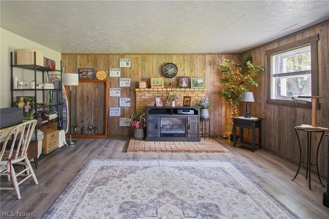 12097 Lisa Avenue NW, Hartville, OH 44632