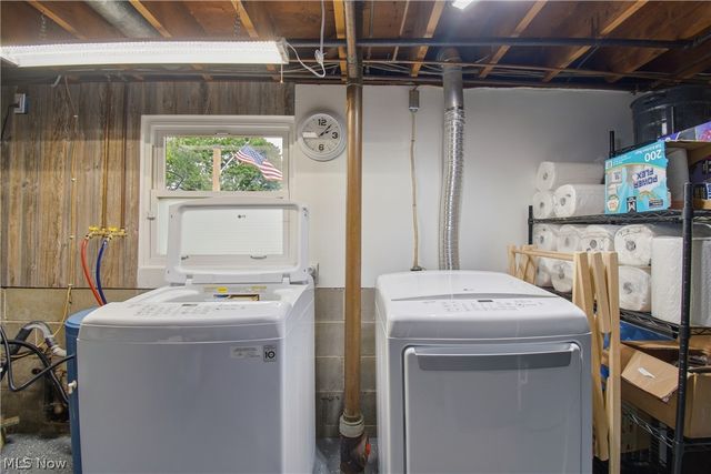 12097 Lisa Avenue NW, Hartville, OH 44632