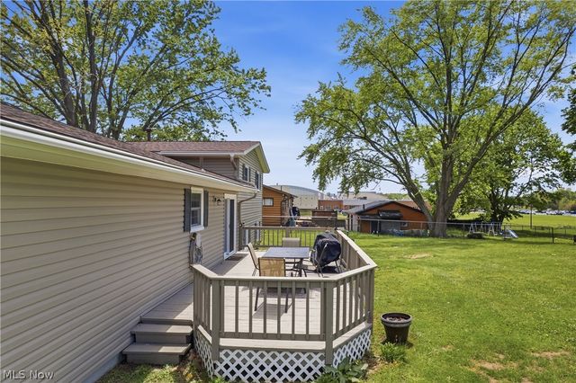 12097 Lisa Avenue NW, Hartville, OH 44632