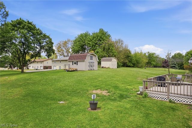 12097 Lisa Avenue NW, Hartville, OH 44632
