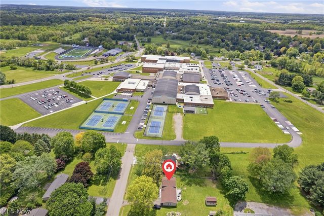 12097 Lisa Avenue NW, Hartville, OH 44632