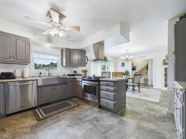 1228 Cardinal Drive, East Alton, IL 62024