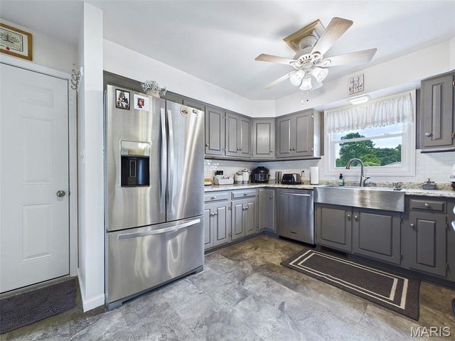 1228 Cardinal Drive, East Alton, IL 62024