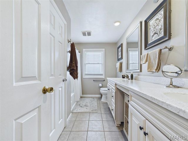 1228 Cardinal Drive, East Alton, IL 62024