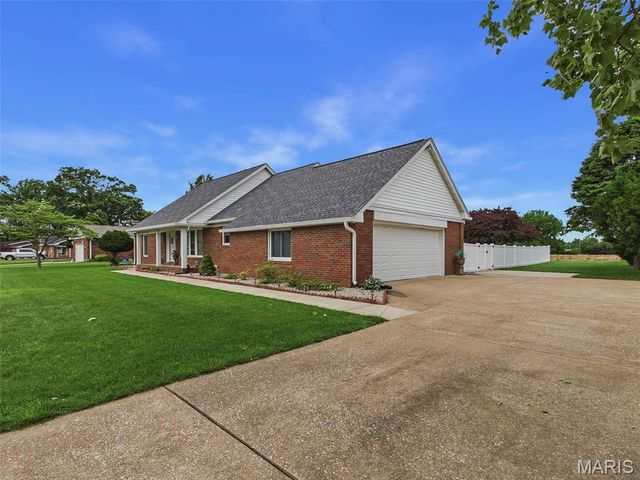 1228 Cardinal Drive, East Alton, IL 62024
