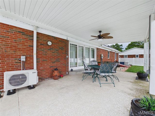 1228 Cardinal Drive, East Alton, IL 62024