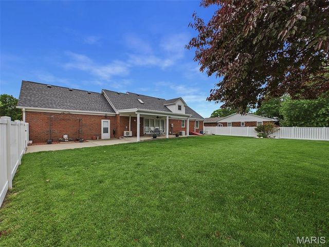 1228 Cardinal Drive, East Alton, IL 62024