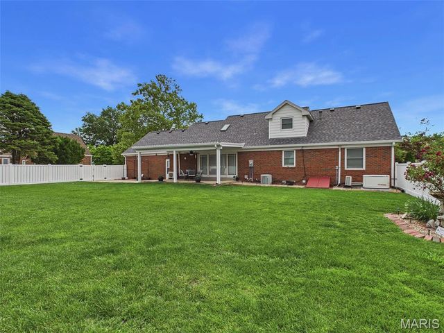 1228 Cardinal Drive, East Alton, IL 62024