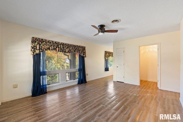 1104 KIMBERLY Road 602, Bettendorf, IA 52722