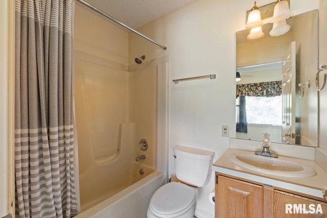 1104 KIMBERLY Road 602, Bettendorf, IA 52722