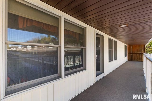 1104 KIMBERLY Road 602, Bettendorf, IA 52722