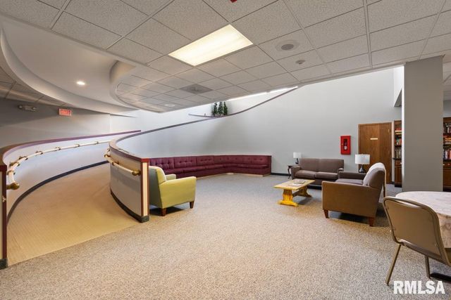 1104 KIMBERLY Road 602, Bettendorf, IA 52722