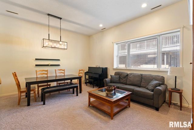 1104 KIMBERLY Road 602, Bettendorf, IA 52722