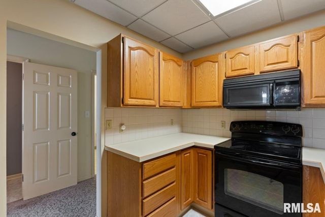 1104 KIMBERLY Road 602, Bettendorf, IA 52722