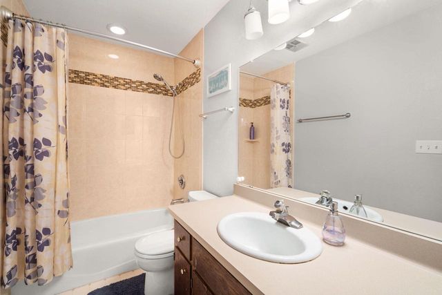 15449 W Mayflower DRIVE, New Berlin, WI 53151