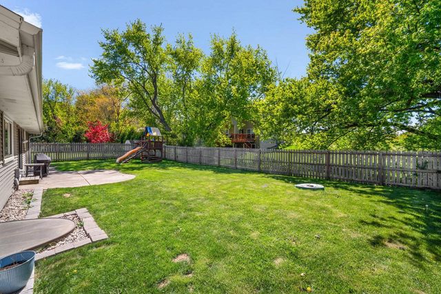 15449 W Mayflower DRIVE, New Berlin, WI 53151
