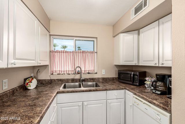 10821 N FAIRWAY Court E, Sun City, AZ 85351