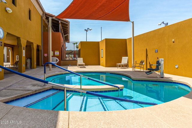 10821 N FAIRWAY Court E, Sun City, AZ 85351