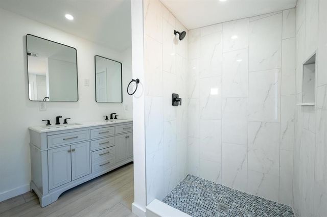 5907 SUSSEX COURT, Tampa, FL 33615