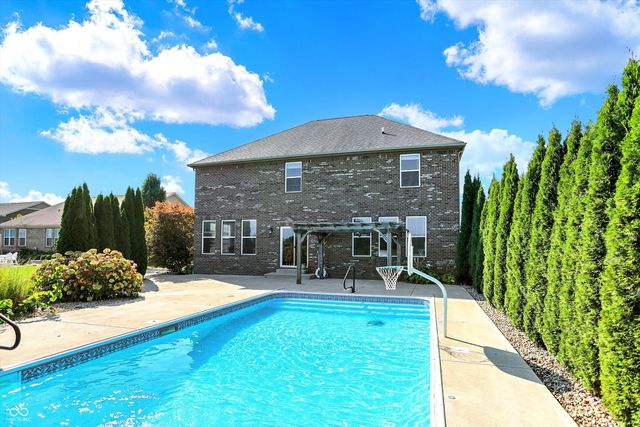 3762 Woodruff Place, Bargersville, IN 46106