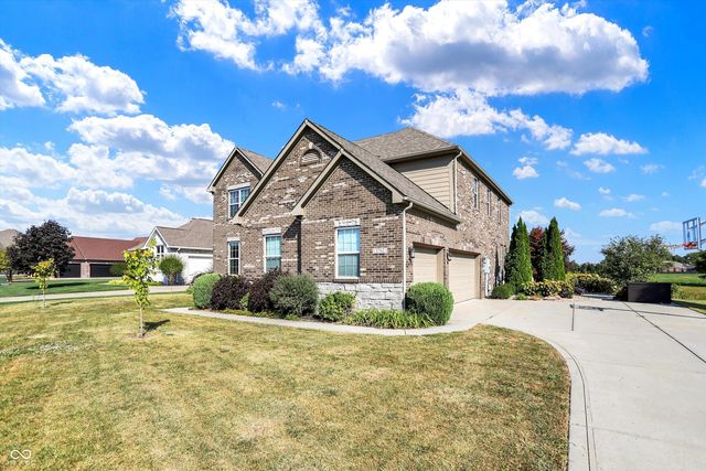 3762 Woodruff Place, Bargersville, IN 46106